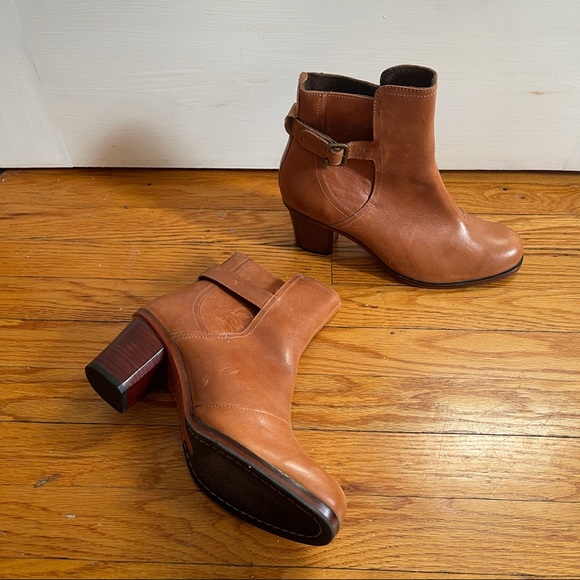 J. Shoes Hardwick Leather Buckle Block Heel Booties Tan - Picture 2 of 15